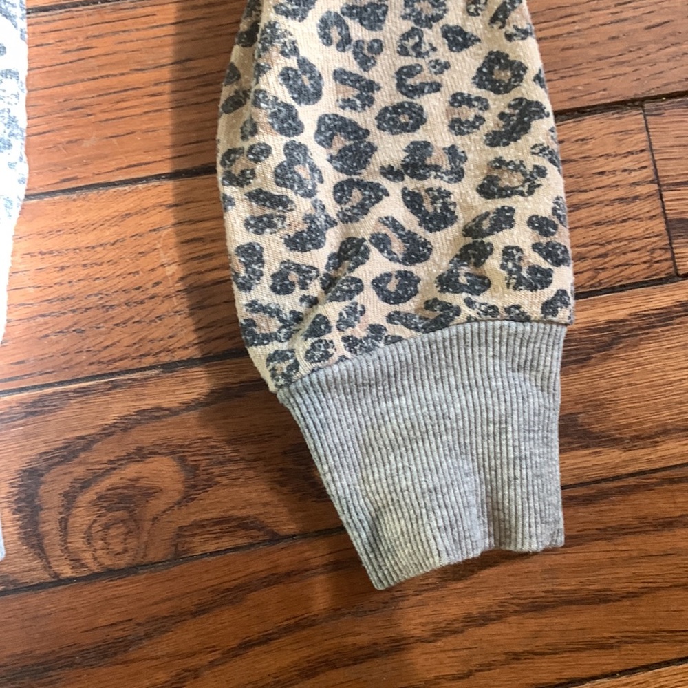 Splendid Xs Leopard Print Pajama Top - image 6